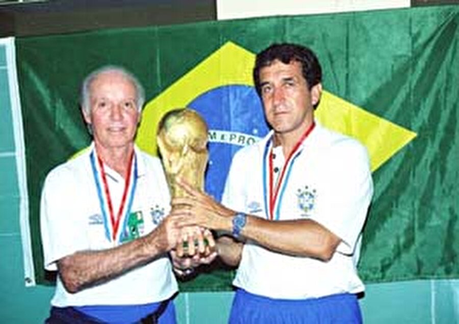 1991'te Brezilya Milli Takımı'na dönen Parreira ekibiyle 1994 Dünya Kupası'nı kazandı. 