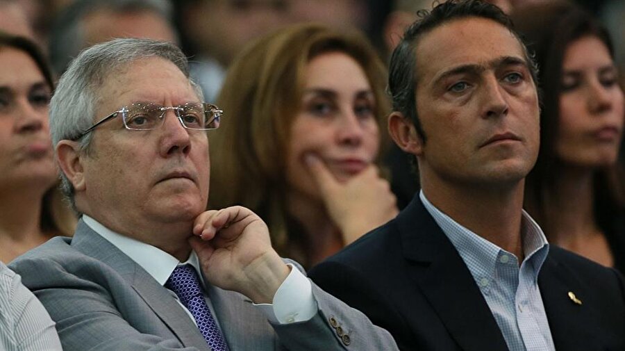 Fenerbahçe'de gece yarısı istifa baskını