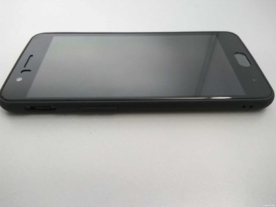OnePlus 5 

                                    
                                    
                                    1.39 W 
                                
                                
                                