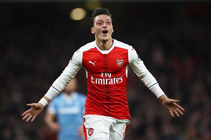 Mesut Özil veliahtını açıkladı