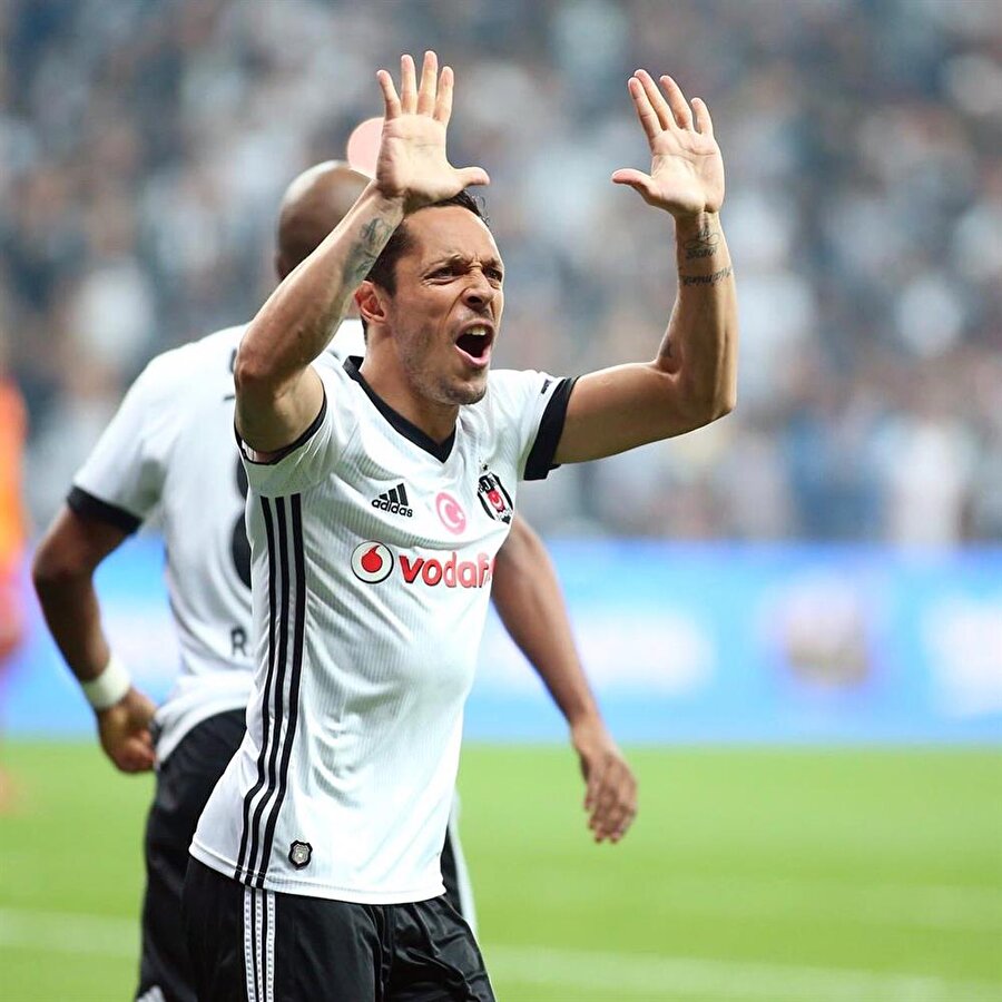 Beşiktaşlı futbolcu 32 milyon TL'yi reddetti
