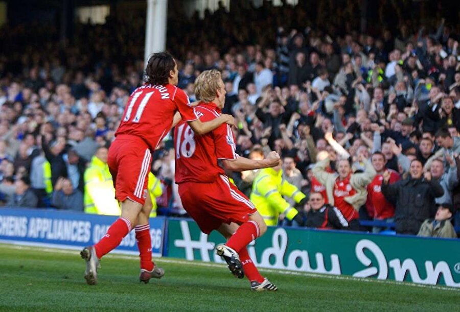 
                                    
                                    6 yıl Liverpool forması giyen Kuyt, Premier Lig şampiyonluğu yaşayamadı.
                                
                                