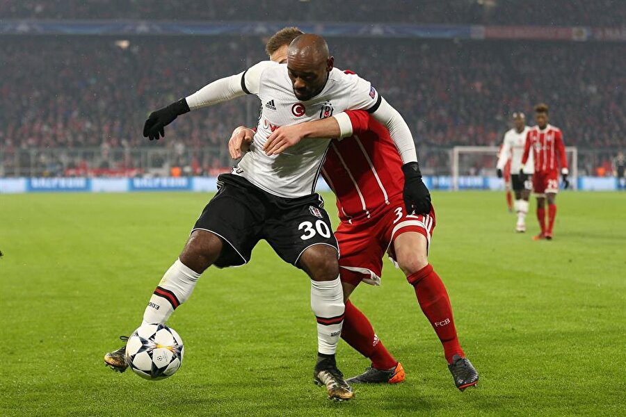 Beşiktaş kaybedince buz gibi denize girmek zorunda kaldı
