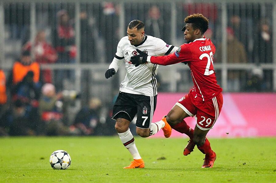 Maç bitti, Bayern Münihliler Quaresya'ya koştu