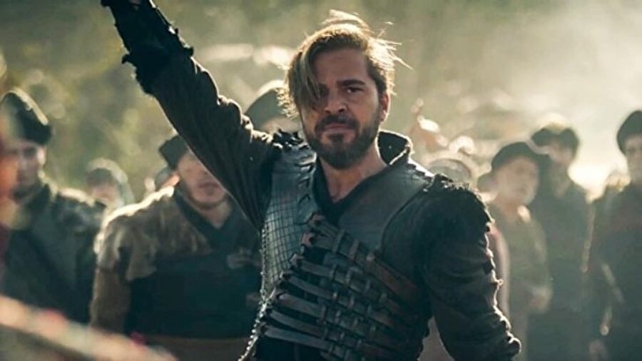 Merakla bekleniyor
Diriliş Ertuğrul 108.bölümünde neler olacak? Sultanın buyruğu ile Ertuğrul Bey'i tevkif etmeye gelen Aziz ne ile karşılaşacak? Yanıtı için 108. bölümü sabırsızlıkla bekleyen izleyiciyi sevindiren haber geldi. 