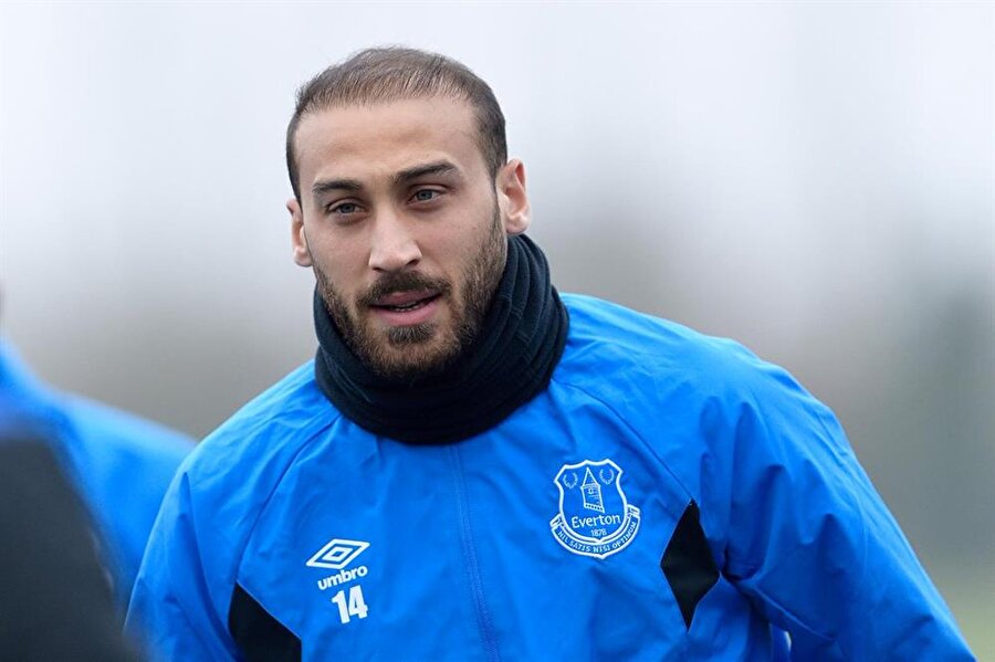 Everton Türkiye hesabını açtı
