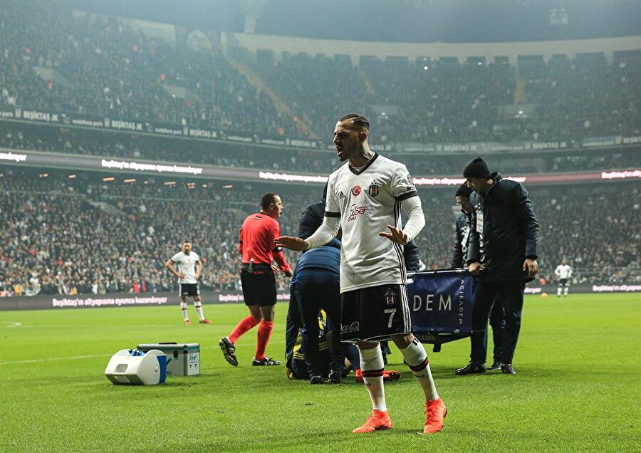 Mehmet Topal başından yaralandı