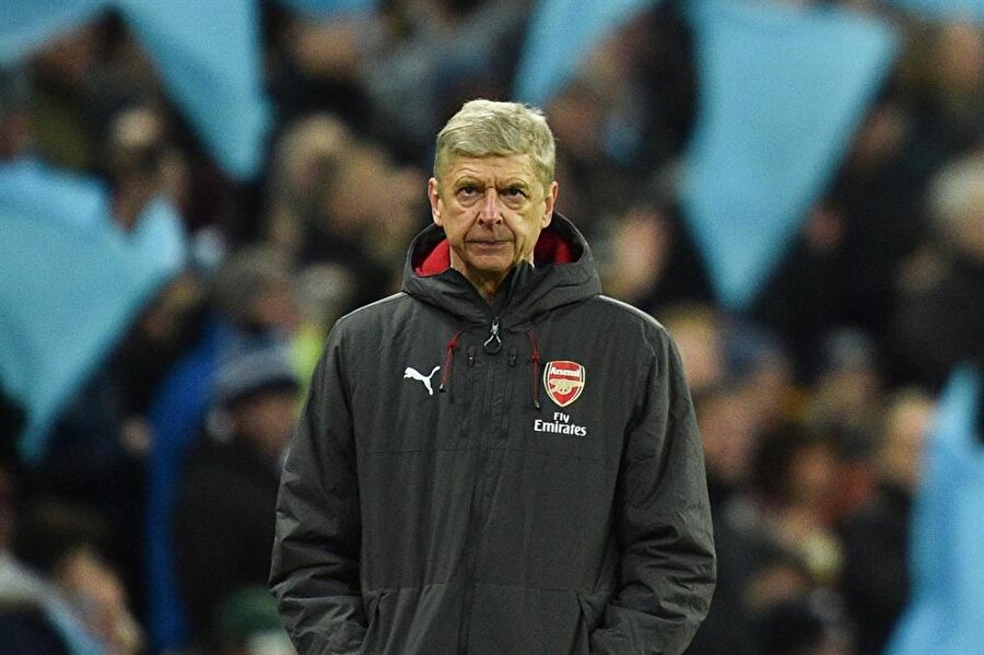 Arsenal taraftarı çıldırdı! Wenger’in tahtı sallandı