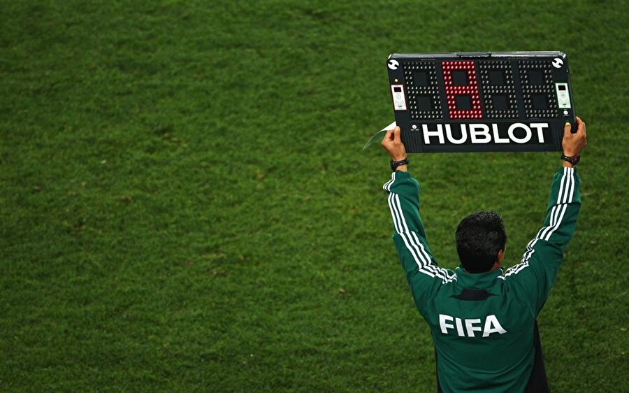 Futbolda devrim: Oyuncu değişikliği sayısı değişiyor