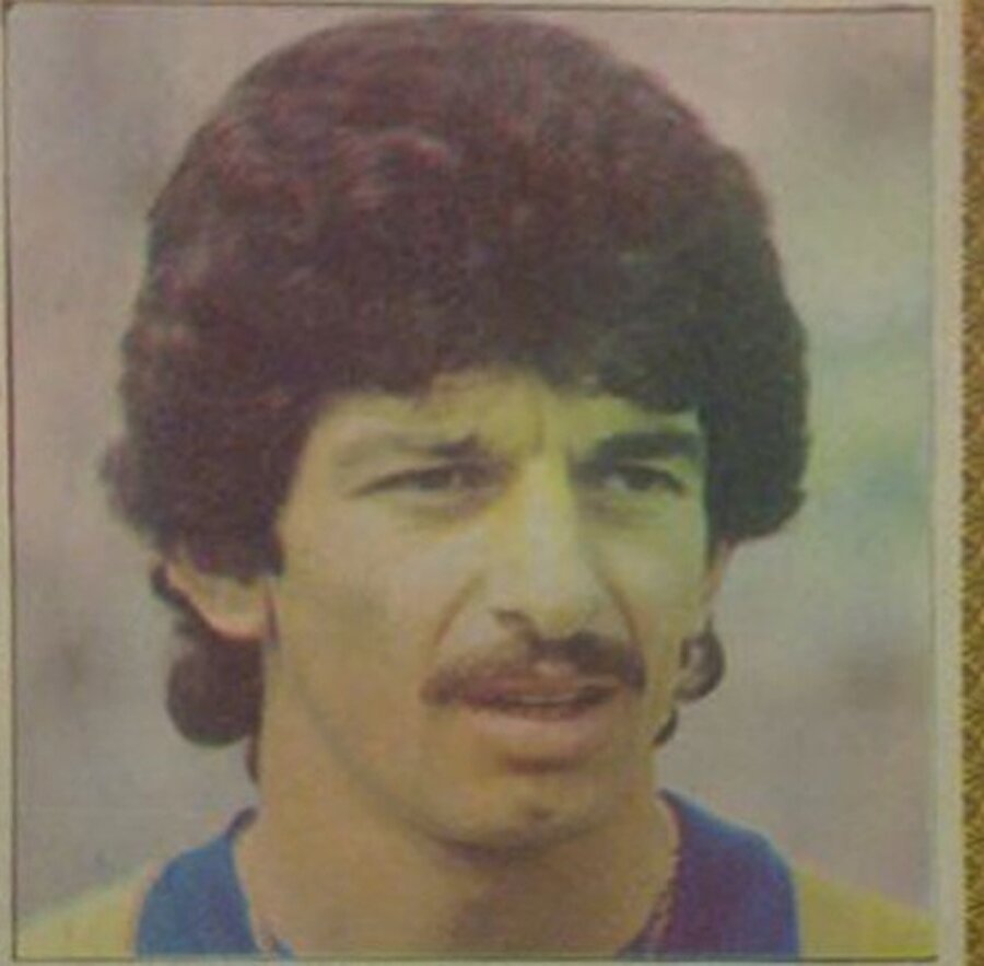 İstanbulspor’da yıldızı parlayan Eratlı, 1973 yılında Fenerbahçe’ye imza attı. Eratlı oynadığı futbol ve sarı-lacivertli takıma duyduğu tutkuyla kısa sürede sarı-lacivertli taraftarların gönlünde taht kurdu.