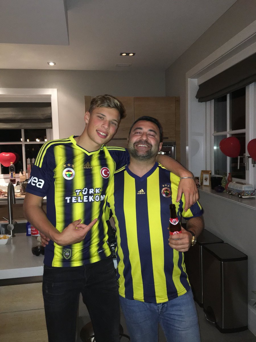 Babasının oğlu! Sydney van Hooijdonk’tan şık gol