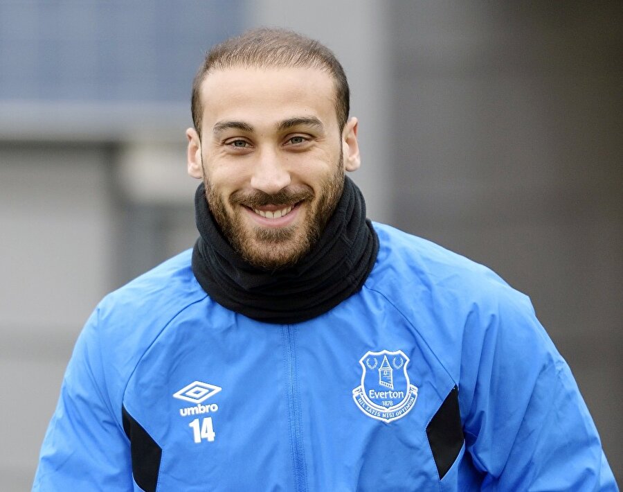 Cenk Tosun ilk golünü attı!
Beşiktaş'tan Everton'a rekor bedelle transfer olan Cenk Tosun, Burnley ile oynanan maçta Premier Lig'deki ilk golünü attı. Milli futbolcumuz böylelikle 5. Premier Lig maçında golle buluşmuş oldu.