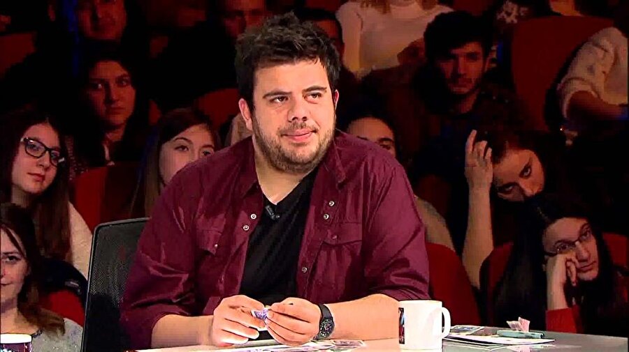 Tek kişilik gösteri sergiliyor
Medya patronu Acun Ilıcalı ile arası bozuldu haberleriyle sık sık gündem olan Eser Yenenler, beş aydır tek kişilik bir gösteri sergiliyor. 