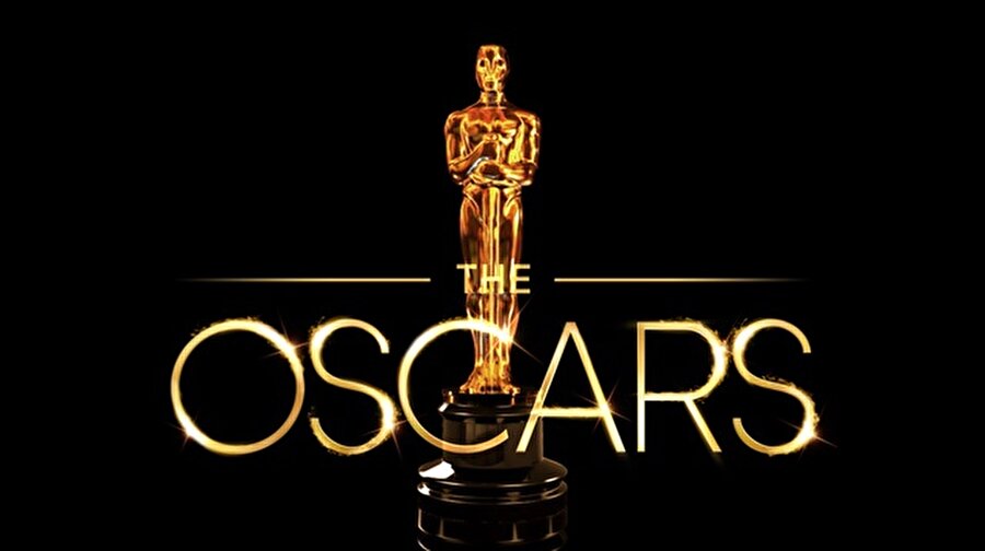 2018 Oscar Ödüllerini kazananlar belli oldu
Dolby Tiyatrosu'nda, Jimmy Kimmel'in sunumuyla gerçekleştirilen 90. Oscar Ödül Töreni'nde kırmızı halı rüzgarından sonra Oscar kazananlar da açıklandı.
Gecenin galibi, En İyi Film, En İyi Yönetmeni En İyi Prodüksiyon Tasarımı ve En İyi Film Müziği ödüllerini kazanan 'The Shape of Water' oldu.
En İyi Kadın Oyuncu, 'Three Billboards Outside Ebbing, Missouri' filmindeki performansıyla Frances McDormand olurken; En İyi Erkek Oyuncu Oscar'ını ise 'Darkest Hour' filmiyle Gary Oldman kazandı. En İyi Özgün Senaryo ödülü 'Get Out'a giderken; En İyi Yönetmen Guillermo del Toro oldu.
