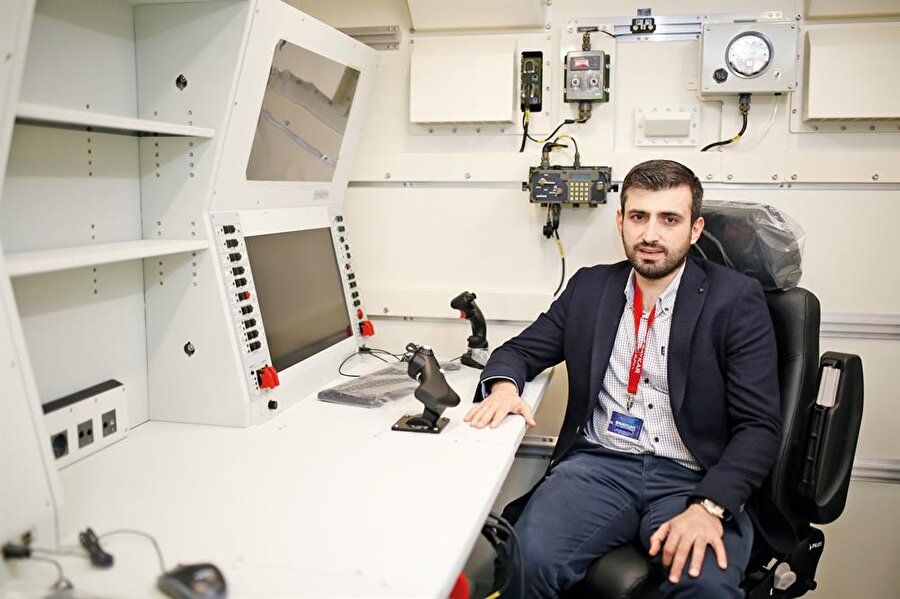 Baykar Makina Teknik Müdürü Selçuk Bayraktar'dan önemli açıklama: "İnsansız jet çalışmaları başlıyor"
Havacılık, Uzay ve Teknoloji Festivali Teknofest'in tanıtım toplantısında Yeni Şafak'a konuşan Baykar Makina Teknik Müdürü Selçuk Bayraktar, 4.5 ton ağırlığında ve 1.5 ton yük taşıma kapasitesine sahip yeni bir jet için çalışmalara başlayacaklarını bildirdi. Türkiye'nin ilk Havacılık, Uzay ve Teknoloji Festivali Teknofest'in İstanbul'daki tanıtım toplantısında konuşan Baykar Makina Teknik Müdürü Selçuk Bayraktar, kısa süre içinde insansız jet çalışmalarının başlayacağını duyurdu.