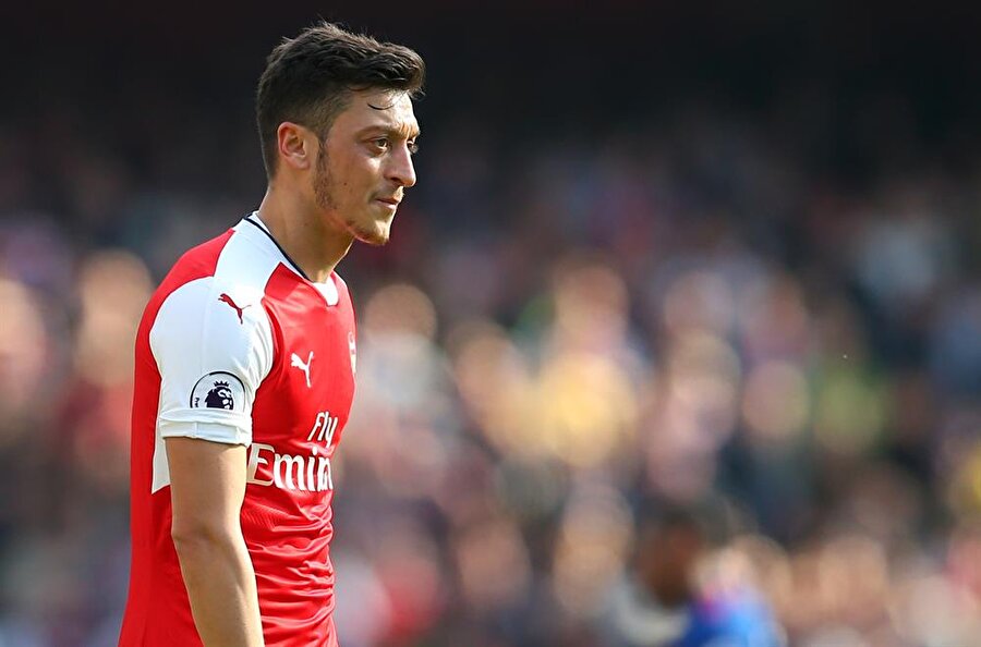 mesut ozil den duygulandiran turkiye