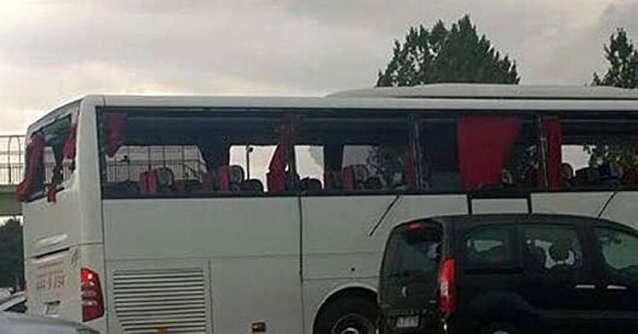 Sarıyerli futbolcular ölümden döndü! İşte takım otobüsü bu hale geldi