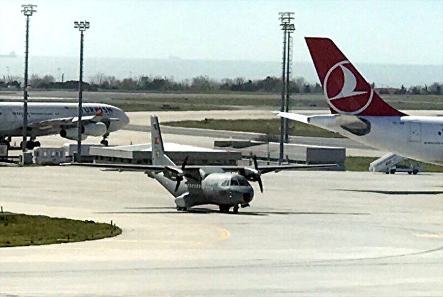 Cenazeler İstanbul'a getirildi!

                                    İran'da düşen Türk uçağında hayatını kaybedenler İstanbul'da den 10'unun cenazesi askeri uçakla İstanbul'a getirildi. Ölenlerin acılı yakınları Atatürk Havalimanı'na akın etti.
                                