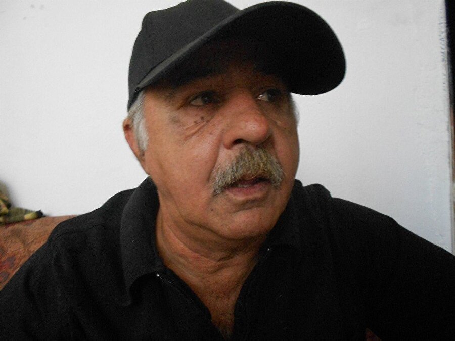 Evinde ölü bulundu!
Balıkesir'in Ayvalık ilçesinde tiyatro oyuncusu Namık Uğurlu, evinde ölü bulundu.
Ayvalık'ta tiyatrolarda sahneye çıkan Namık Uğurlu'dan bir süredir haber alamayan yakınları, durumu polis ve sağlık ekiplerine bildirdi.
Polis ve sağlık ekipleri, Uğurlu'nun Barbaros Caddesi 1. Sokak'taki evine giderek çilingir yardımıyla kapı açtı. Eve giren ekipler, yerde hareketsiz yatan Namık Uğurlu'nun öldüğünü belirledi.
Uğurlu'nun cesedi, yapılan incelemenin ardından Bursa Adli Tıp Kurumu Morgu'na gönderildi.