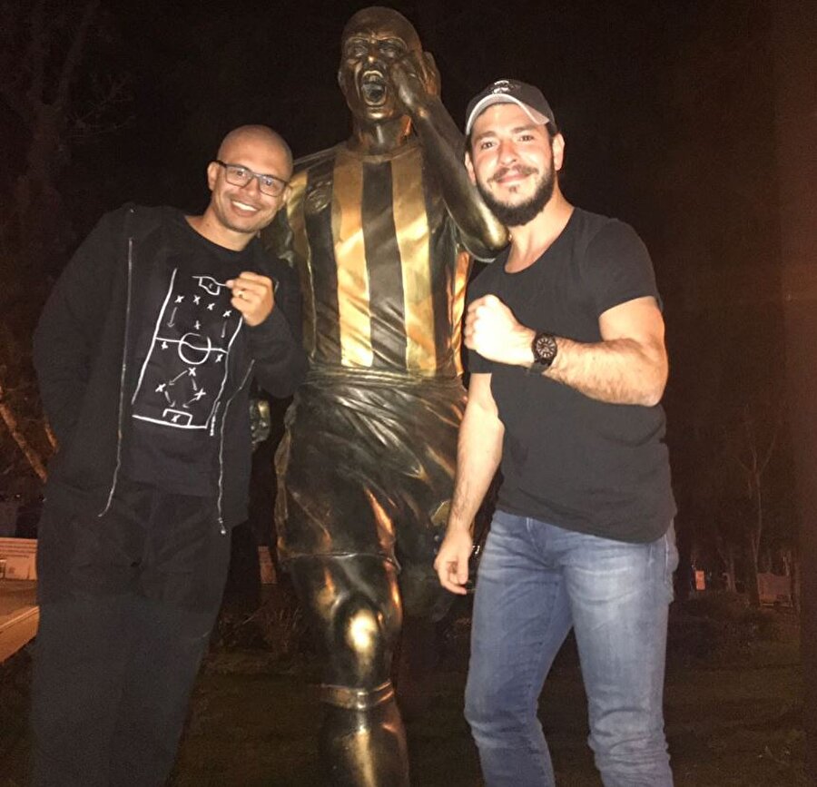 Alex ve arkadaşları, İstanbul’un gözde mekanına koştu!