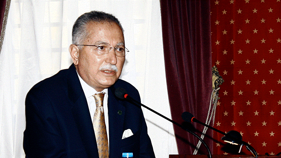 MHP İstanbul Milletvekili Ekmeleddin İhsanoğlu