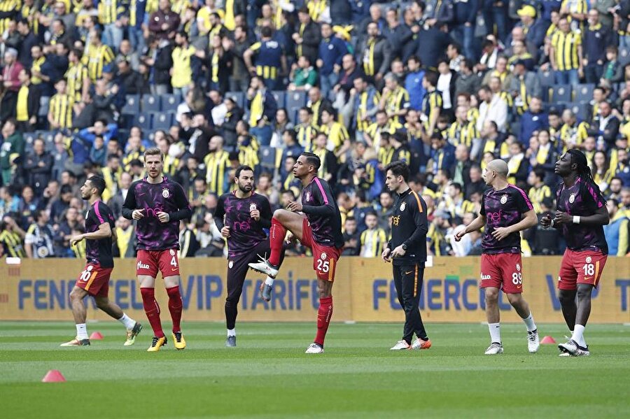 Galatasaray takımının maç önü ısınmasından bir görüntü.