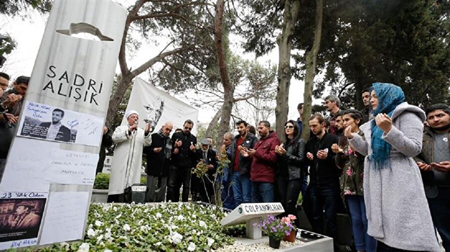 Sadri Alışık mezarı başında anıldı