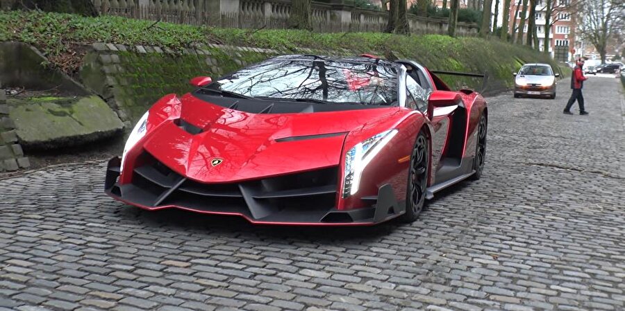 Lamborghini Venono Roadster ( 4.5 milyon dolar ) 

                                    
                                    
                                
                                