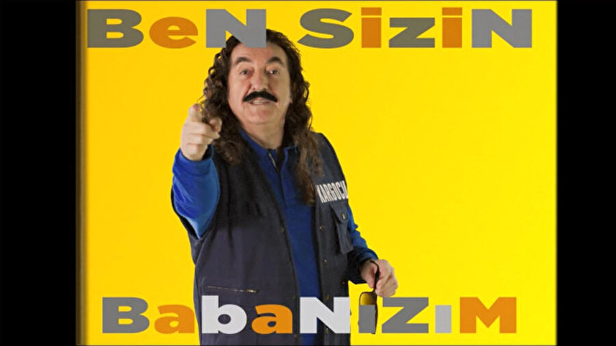 Şarkının klibindeki kıyafetleri ve gözlükleri de oldukça dikkat çeken sanatçı, bu şarkısı ve tarzı ile ülkenin gündemine oturmuştu.