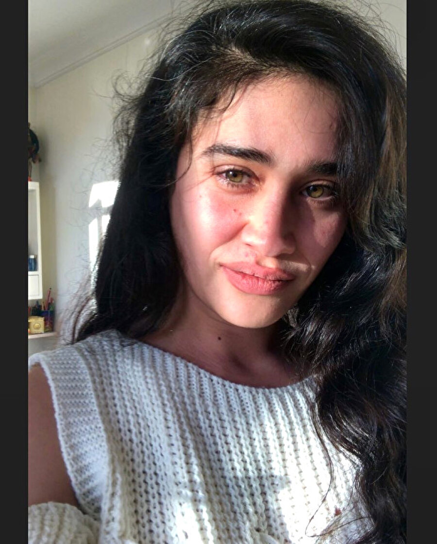 Meltem Miraloğlu hakkında
Meltem Miraloğlu, 13 Ocak 1987 tarihinde Diyarbakır'da doğdu. 2 yaşında iken ailesinin geçimsizlik sorunu nedeni ile İstanbul'a gelmiştir. Küçük yaşlarından beri oyuncu olmak isteyen Miraloğlu, Müjdat Gezen Güzel Sanatlar Akademisi mezunudur.
"Hayat Devam Ediyor" dizisi ile ekranlar ile tanışan güzel oyuncu gösterdiği başarıdan dolayı "En iyi Drama" ödülüne layık görülmüştür.