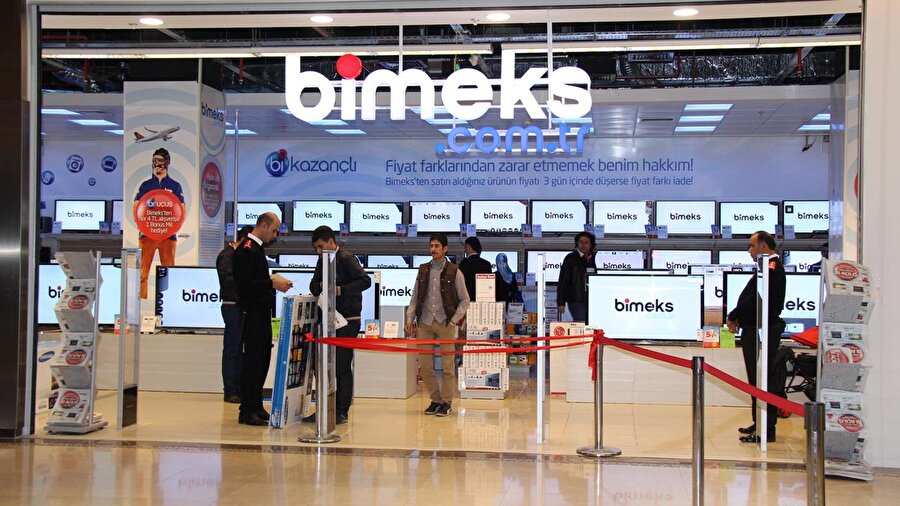 Bimeks dibi görüyor.