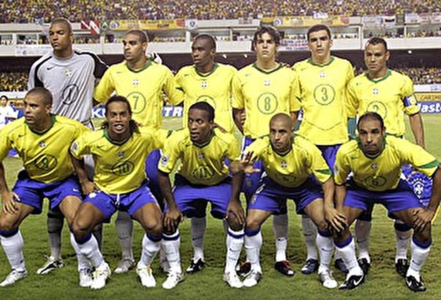 
                                    
                                    Brezilya 2003 FIFA Konfederasyon Kupası'nı kazandığında Emerson da kadrodaydı. Ayrıca Emerson'lu Sambacılar 2005 FIFA Konfederasyon Kupası'nı kazandı.
                                
                                