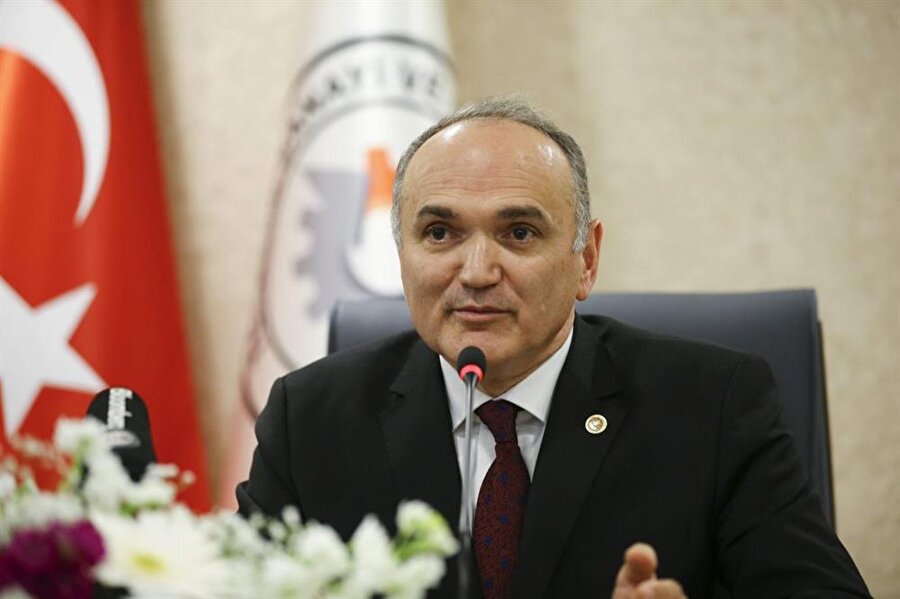 ​Bilim Sanayi ve Teknoloji Bakanlı Faruk Özlü