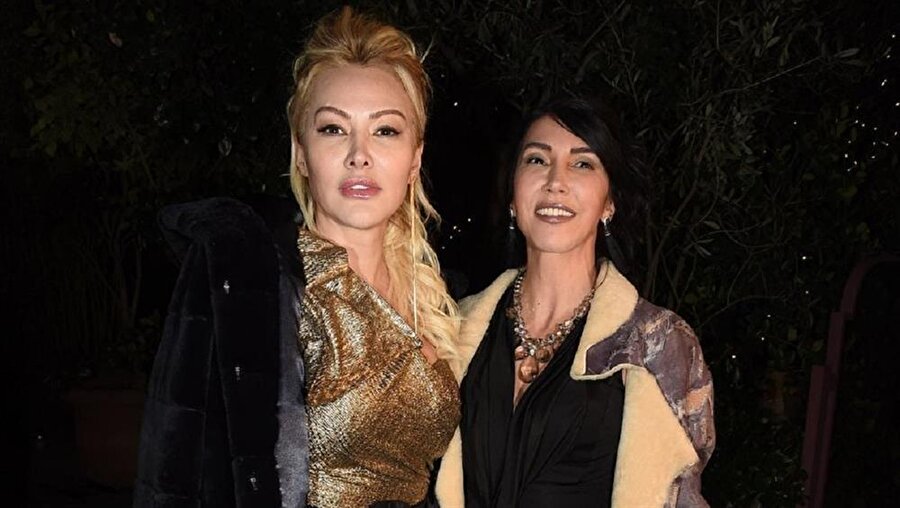 Sosyal medyanın diline düştü
Özellikle Demet Akalın hayranları tarafından alay konusu haline gelen Coşkun'a tepkiler gelirken, Hande Yener ve Aylin Coşkun fanları ise görüntünün sahte olduğunu iddia etti.