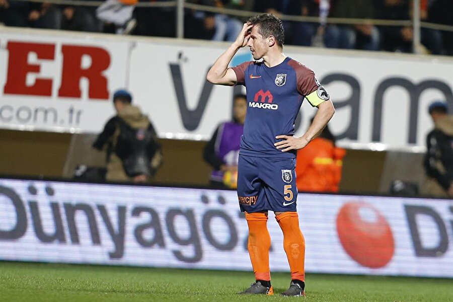 Emre Belözoğlu, Cengiz Ünder’in yeni takımını açıkladı