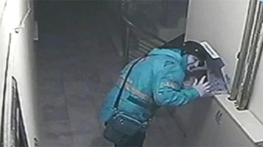 Apartman sakinleri kuryeden şikayetçi oldu.