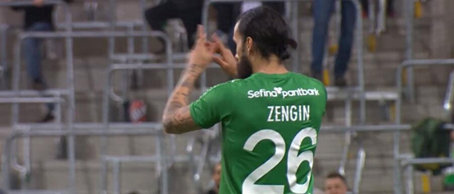 Erkan Zengin'in formasındaki detay