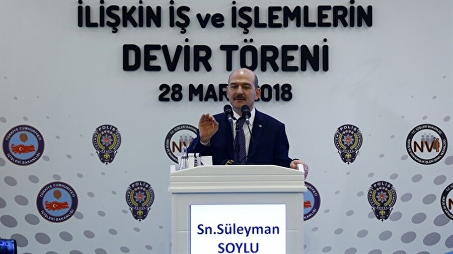İçişleri Bakanı Soylu: Pasaport ve sürücü belgelerinde yeni dönem 2 Nisan'da başlıyor

                                    İçişleri Bakanı Soylu, "Vatandaşlarımızın pasaport ve sürücü belgesi için ayrı ayrı birimlere başvurmasına gerek kalmayacak. 2 Nisan'dan itibaren tüm bu işlemler için ilçe nüfus müdürlüklerimize başvuru yapılacak" dedi.
                                