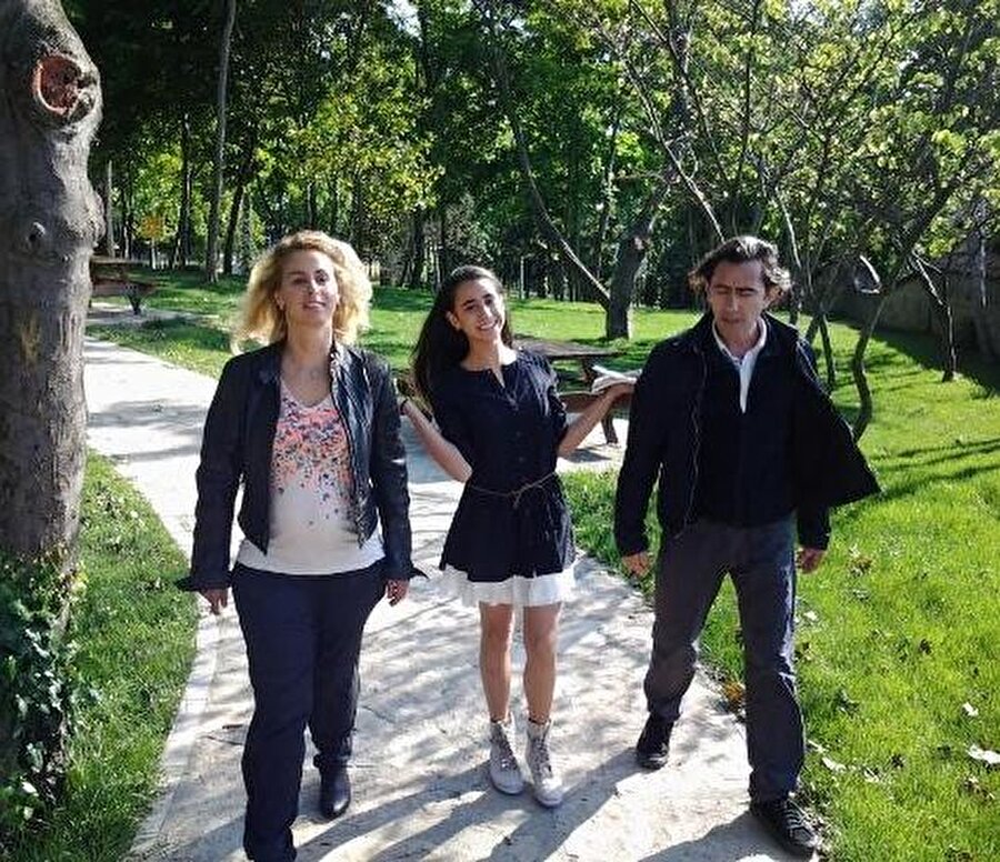 Herkes Şeker kız olarak tanımıştı! Ünlü oyuncunun kızı son haliyle