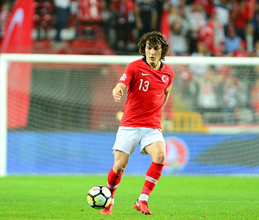 Arsenal ile Manchester City, Türk yıldız için savaşa girdi