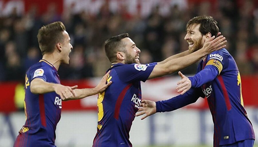 Messi, Barcelona'yı ipten aldı