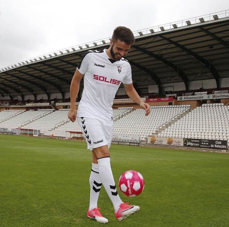 ​27 yaşındaki İspanyol futbolcu 3. kattan düştü! Peki, ama nasıl?