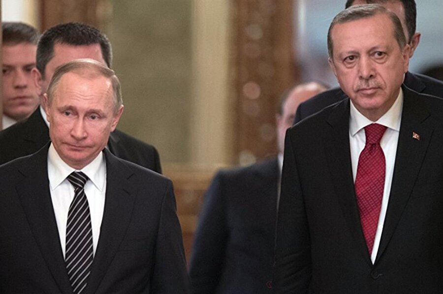 Erdoğan Putin ile telefonda görüştü.