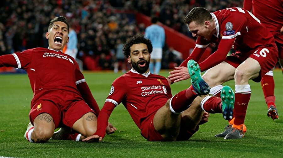 Premier Lig'de mart ayının futbolcusu Mohamed Salah
İngiltere Premier Lig ekiplerinden Liverpool'da forma giyen Mısırlı futbolcu Muhammed Salah, mart ayının oyuncusu seçildi.
Profesyonel Futbolcular Birliği'nden (PFA) yapılan açıklamada, Premier Lig'de mart ayında oynadığı 4 maçta 6 gol atan ve 2 asist yapan Salah'ın taraftarlar tarafından yüzde 80 oyla birinci seçildiği belirtildi.