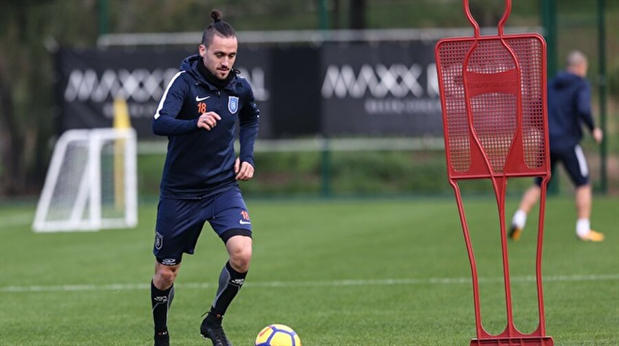 Başakşehir’de Napoleoni 4 hafta yok
Medipol Başakşehir’in forvet oyuncusu Stefano Napoleoni’nin yaşadığı sakatlık sonrasında kulüpten açıklama yapıldı. Napoleoni’nin 4 hafta sahalardan uzak kalacağı açıklandı.