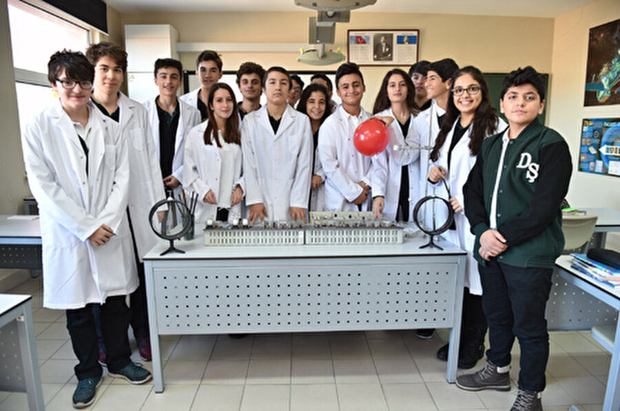 Darüşşafaka'da çocuklar