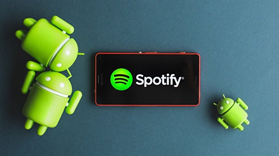 Spotify, ücretsiz abonelere özel fırsatlar sunmaya başlıyor
Dünya genelindeki 160 milyonu aşkın kullanıcı sayısıyla en çok tercih edilen servislerden biri olan Spotify, ücretsiz abonelere yeni fırsatlar sunmaya hazırlanıyor. Bloomberg'de paylaşılanlar, 24 Nisan'daki etkinlikte yalnızca akıllı hoparlör değil; müzik hizmetinin yeni versiyonunun da tanıtılacağı yönünde. Bu hamleyle birlikte ücretli ve ücretsiz abonelikler arasındaki farkın azalacağı tahmin ediliyor.