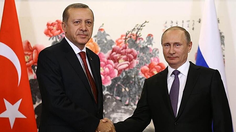 Erdoğan-Putin telefonda görüştü
Cumhurbaşkanı Recep Tayyip Erdoğan, Rusya Federasyonu Devlet Başkanı Vladimir Putin ile telefonda görüştü.Cumhurbaşkanlığı kaynakları, Cumhurbaşkanı Erdoğan ve Rusya Devlet Başkanı Putin’in bir telefon görüşmesi yaparak Suriye'deki son gelişmeler hakkında görüş alışverişinde bulunduklarını belirtti.