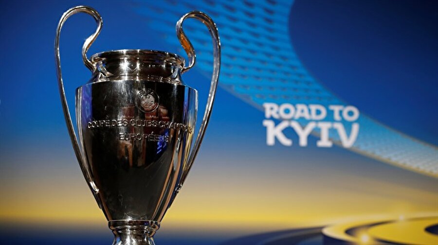 Devler Ligi: Cengo'nun rakibi Salah oldu!
Şampiyonlar Ligi'nde yarı final eşleşmeleri belli oldu. Temsilcimiz Cengiz Ünder'in forma giydiği Roma, Salah'ın sırtladığı Liverpool ile eşleşti. Bayern Münih'in rakibi ise Real Madrid oldu.