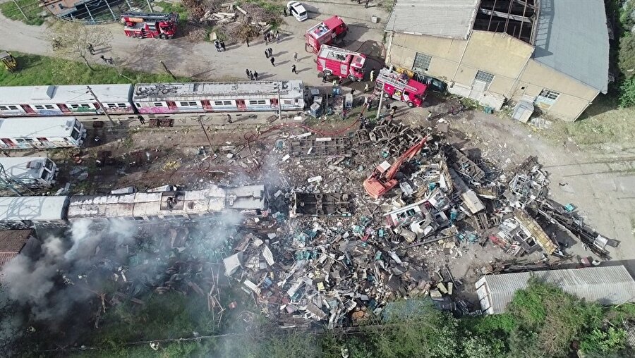 Haydarpaşa Garı'nda yangın

                                    Haydarpaşa Tren Garı’nın park alanında bulunan ve daha önce banliyölerde kullanılan eski vagonlarda henüz bilinmeyen bir nedenle yangın çıktı. Yangına Üsküdar ve Kadıköy’den çok sayıda itfaiye ekibi müdahale etti.
                                